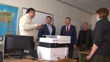 Владимир Антонов проинспектировал пункты сдачи Единого государственного экзамена