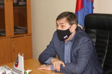 Николай Тарапата провел прием граждан в Горловке