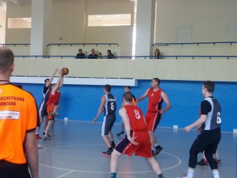 Определились полуфиналисты спартакиады по баскетболу среди сборных команд городов и районов