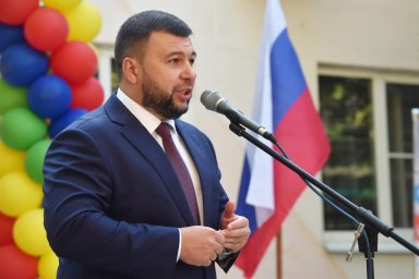 «Впитать как можно больше знаний и заполучить как можно больше друзей»: Денис Пушилин дал напутствие школьникам