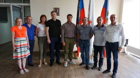 Виктор Орехов провел встречу с сенатором из России.