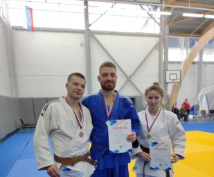 4 медали по дзюдо на Чемпионате среди мужчин и женщин