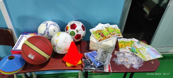 Новый спортивный инвентарь доставлен в Ждановку и Харцызск