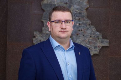 С Днём знаний! Поздравление и.о. Министра молодежи, спорта и туризма ДНР Юрия Мартынова