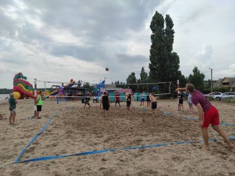 Прошел открытый чемпионат по парковому волейболу 4х4