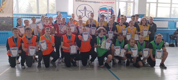 В Шахтерске прошли соревнования по баскетболу 3×3
