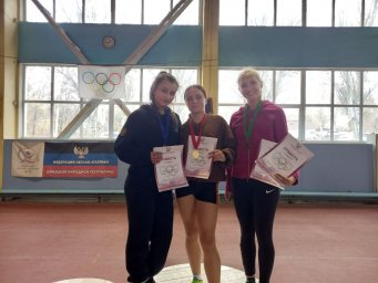 В Донецке прошло первенство и чемпионат ДНР по лёгкой атлетике