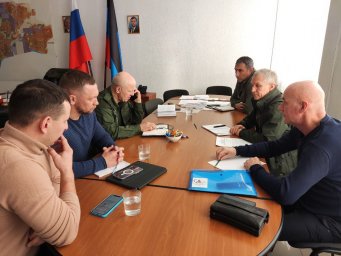 Совещание по по вопросам ремонта спортивных сооружений Мариуполя