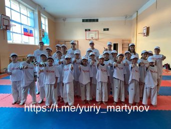 Фонд «Наш спорт» и Минспорта РФ передали в ДНР 3000 комплектов спортивной формы