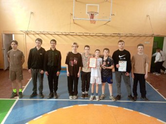 ​В Ждановке прошли соревнования по пионерболу