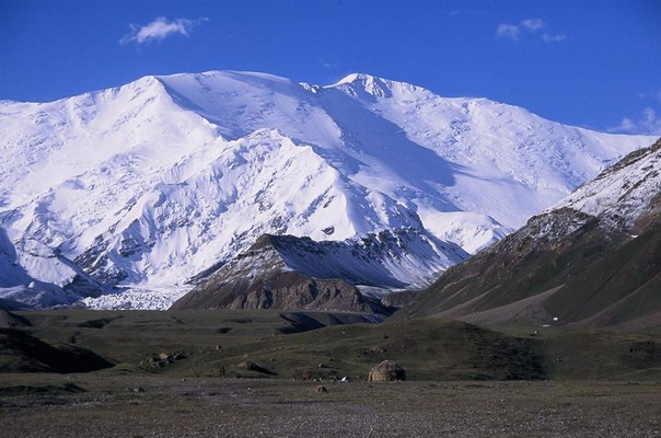Флаг ДНР на высочайшей вершине бывшего СССР