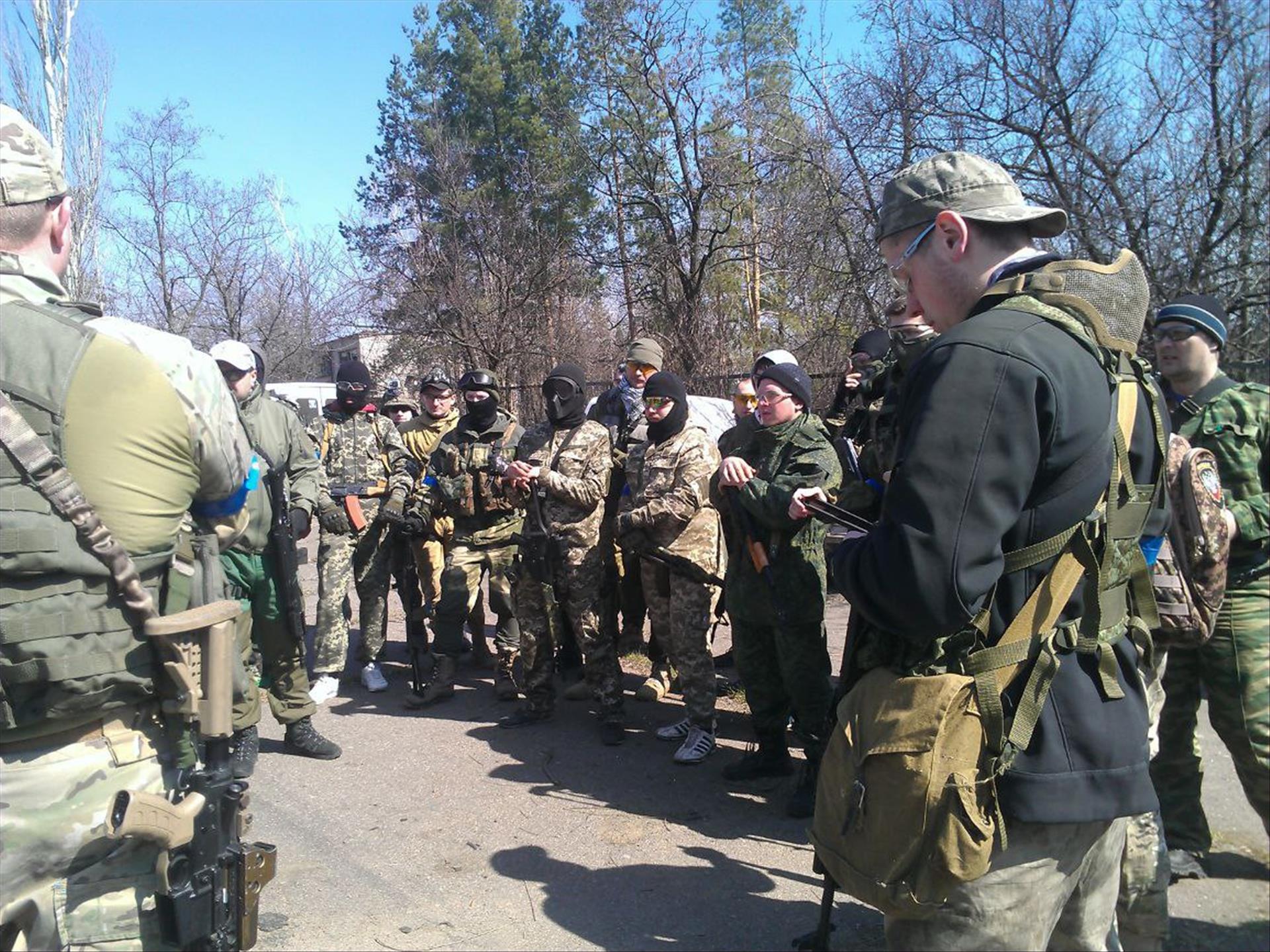 В Шахтерском районе прошли открытые тренировки по военно-тактическим играм "Заря" для молодежи