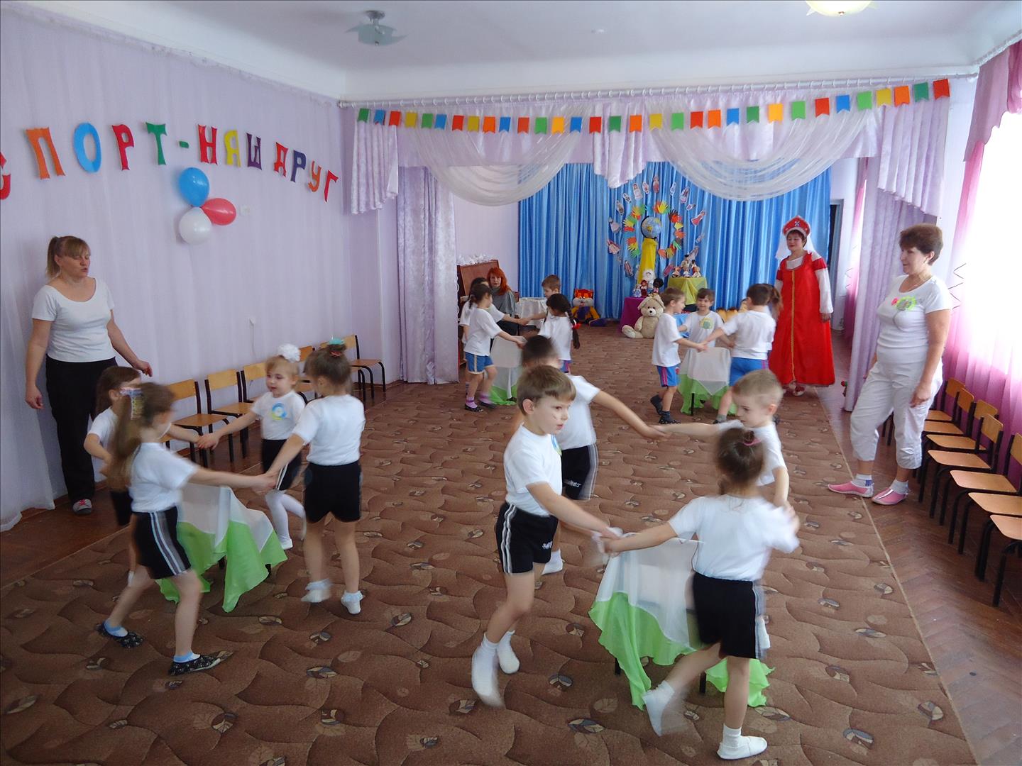 В Иловайске прошел спортивный детский праздник "Игры народов мира"