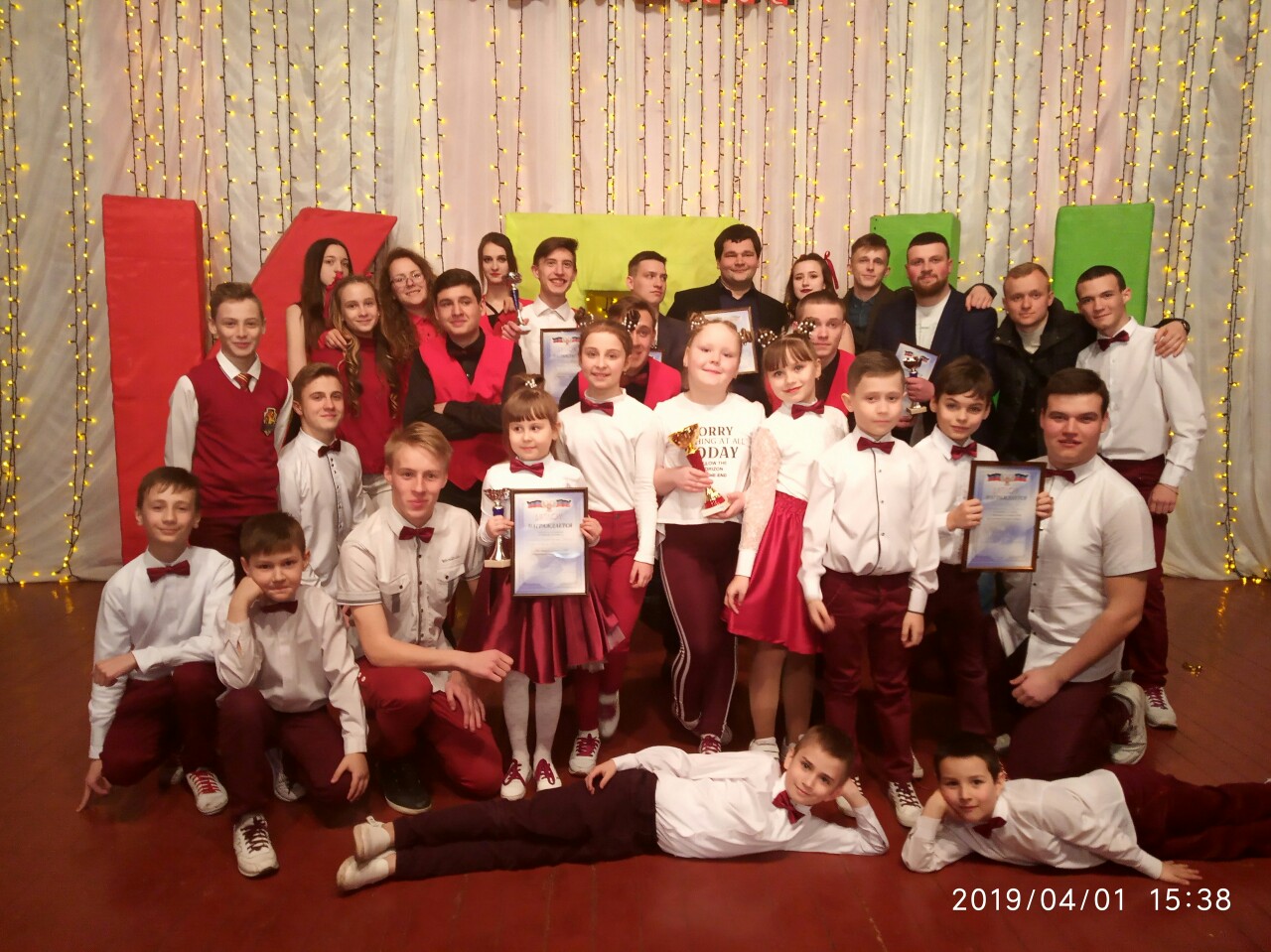 В Снежном провели день юмора фестивалем КВН