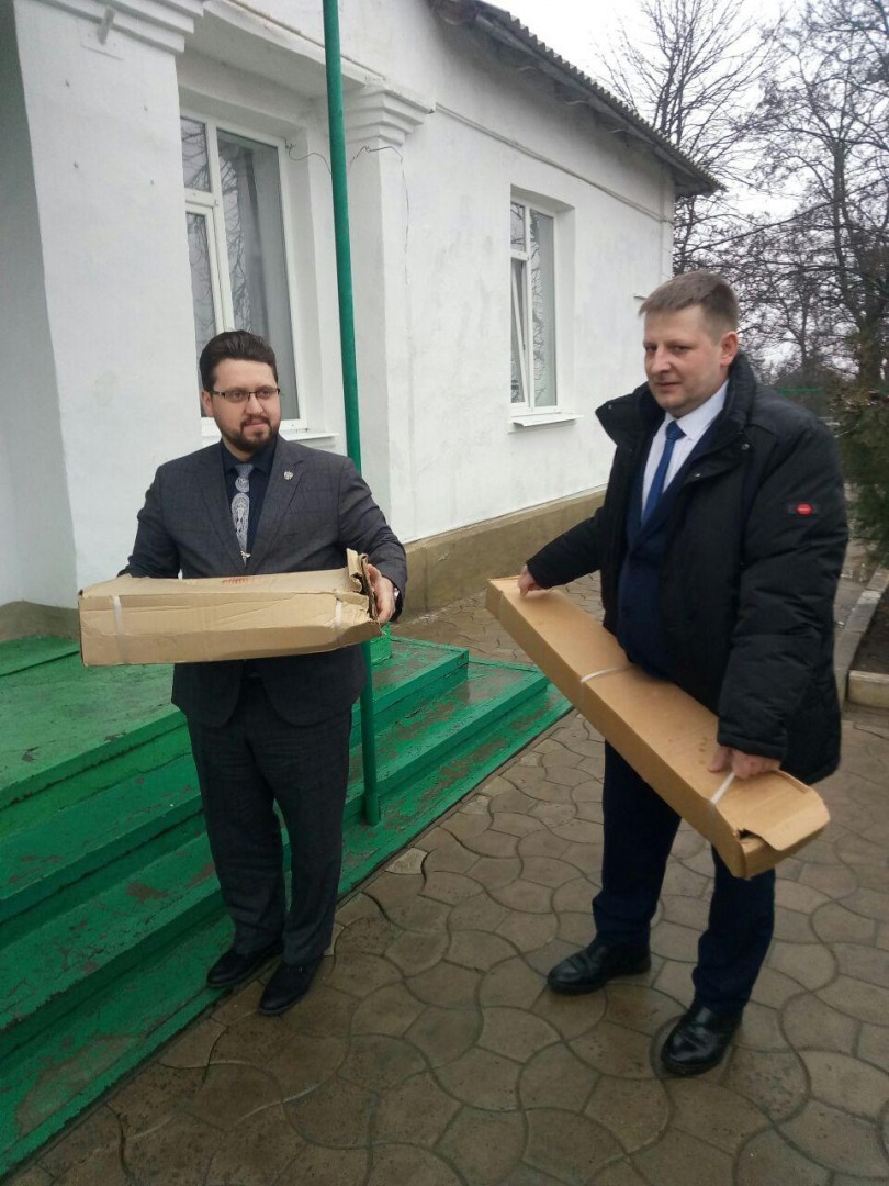 Очередной комплект «Чемпион-М» передан в ясли-сад Докучаевска